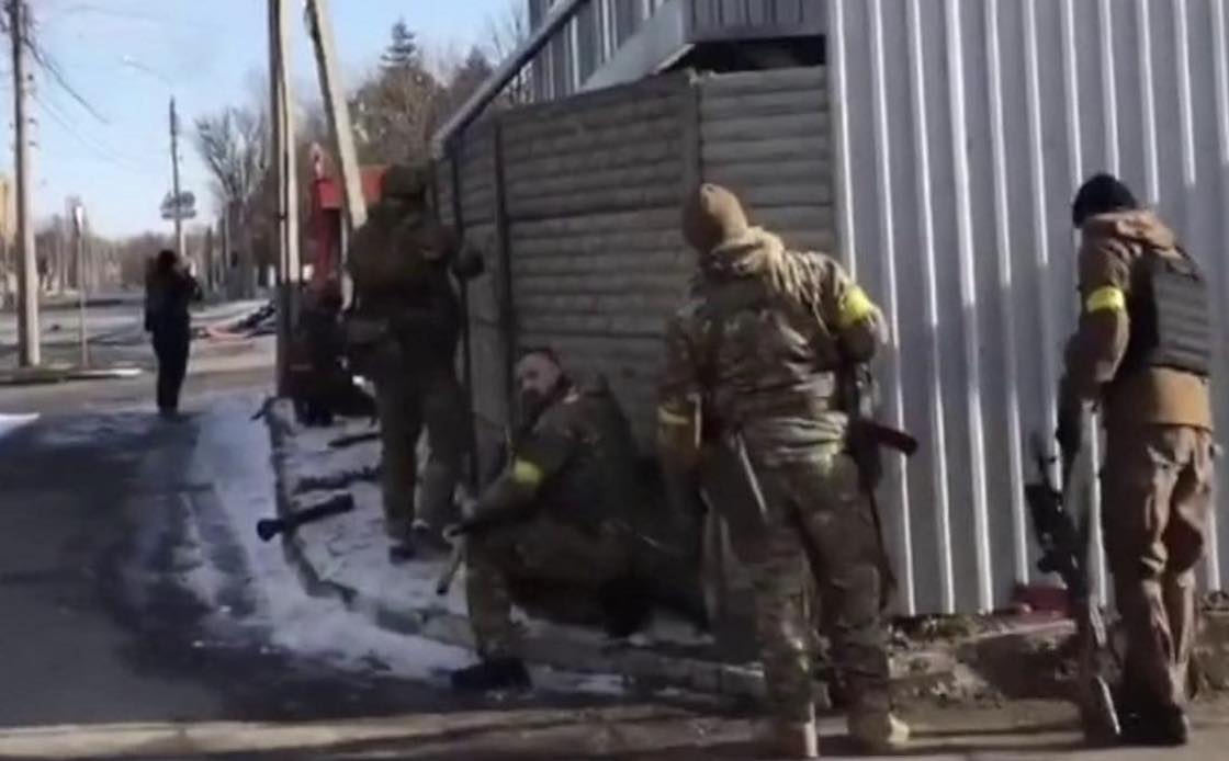 Ukraine's Peace Talks With Russia Have Begun, A Ukrainian Official Has Said, As President Putin's Invasion Was Met With Fierce Ukrainian Resistance Over The Weekend