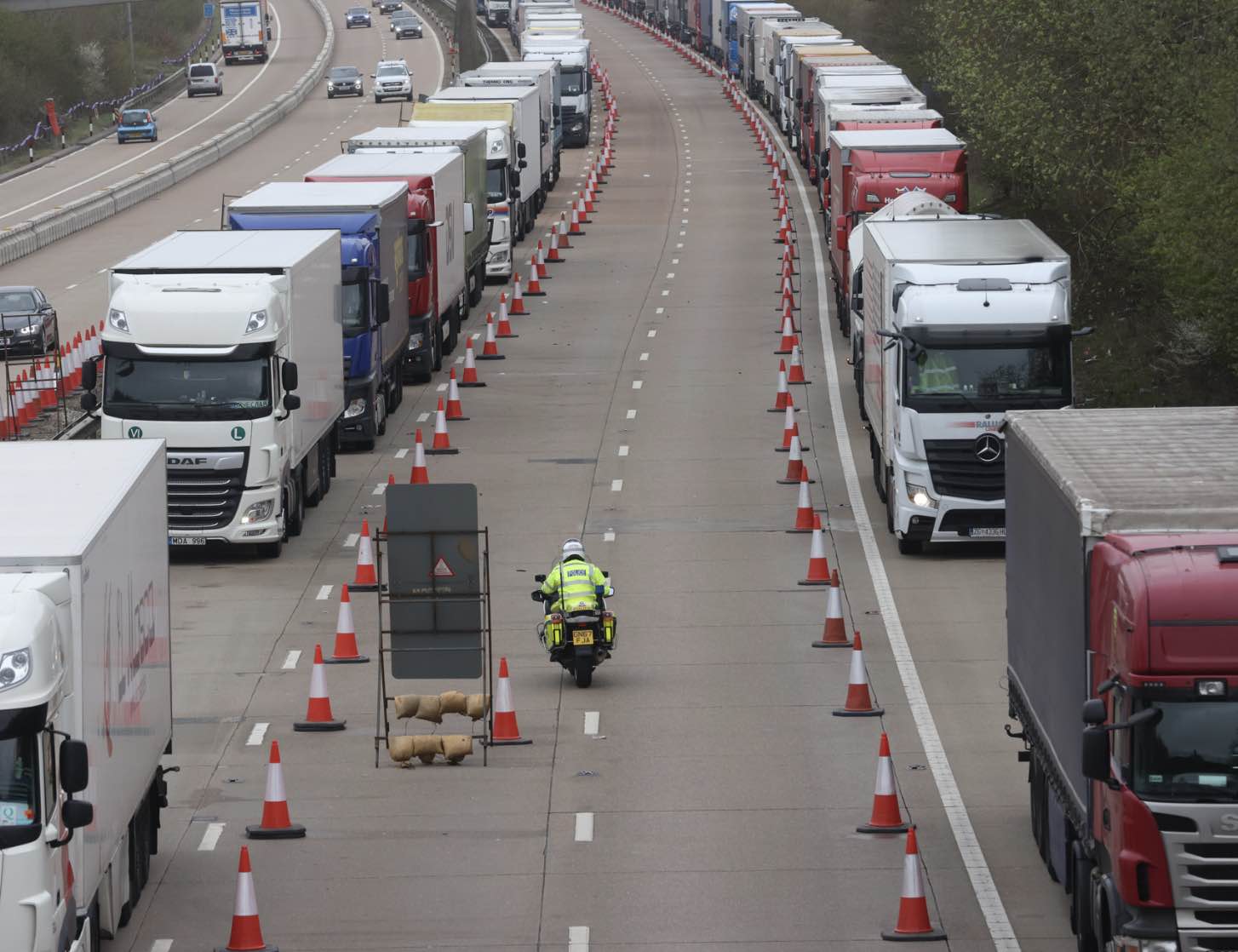 M20 J8-9 closed due to delays affecting Port of Dover