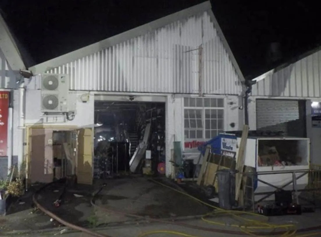 Six fire engines and around 40 firefighters tackled a fire at a range of industrial units on Bell Green Lane in Sydenham last night â€“ (ID…