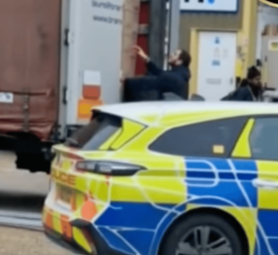 Four Migrants Found In Rear Of Lorry On Sittingbourne Trading Estate In Kent