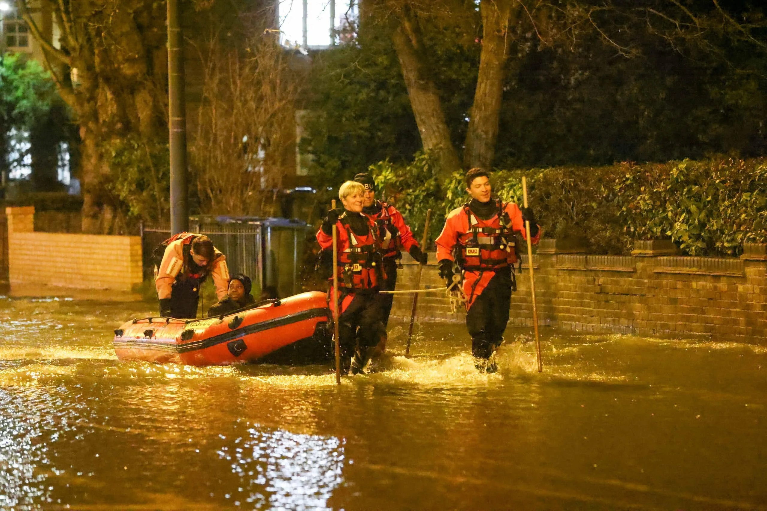 Thames Water has issued a statement following the burst of a water main in Eltham â€“ (ID 549372)