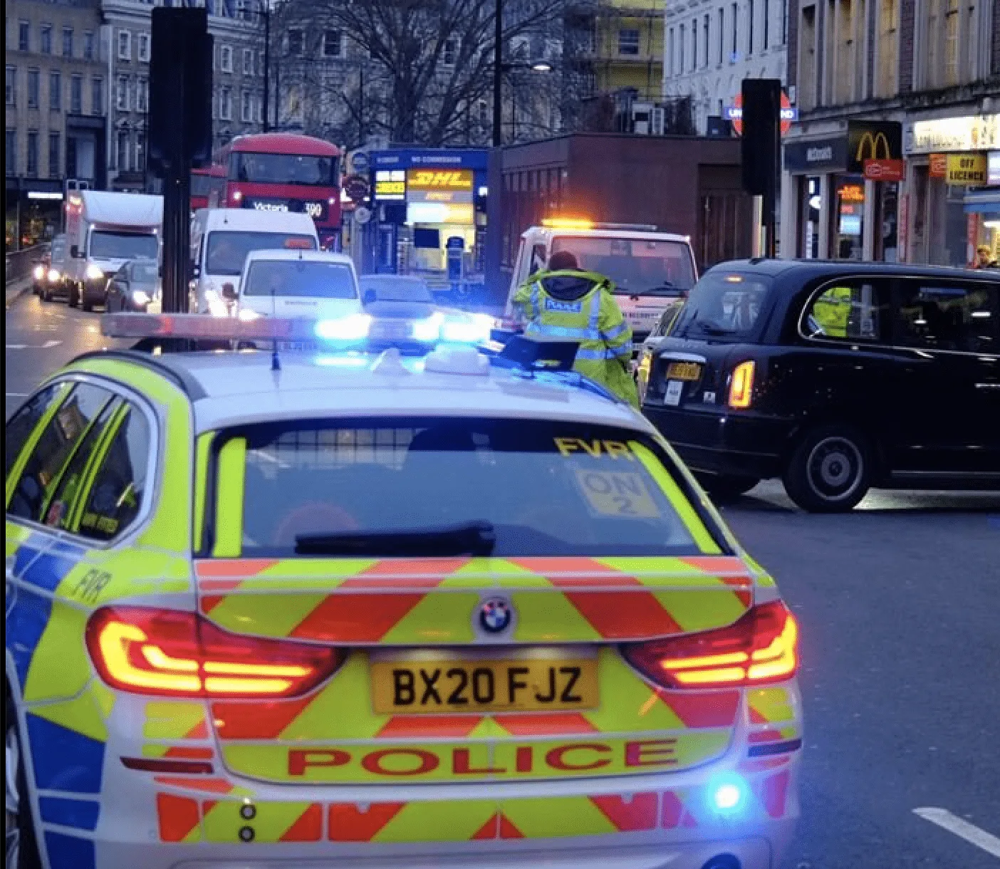A suspected drug dealer was apprehended with crack cocaine, heroin, and a large knife after Kent officers tracked him down to a taxi in L…