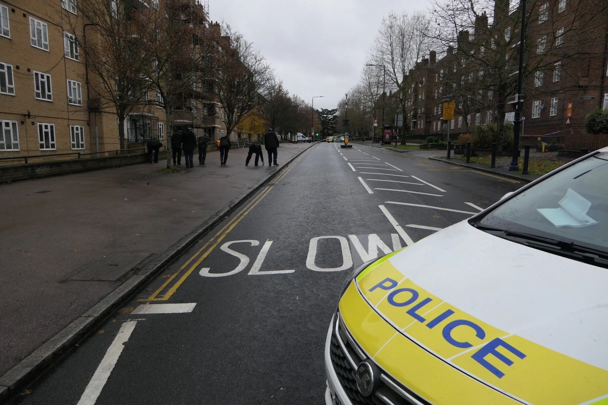 18 year old woman stabbed by 4 men in Tulse Hil Police are appealing for witnesses and information to assist their investigation