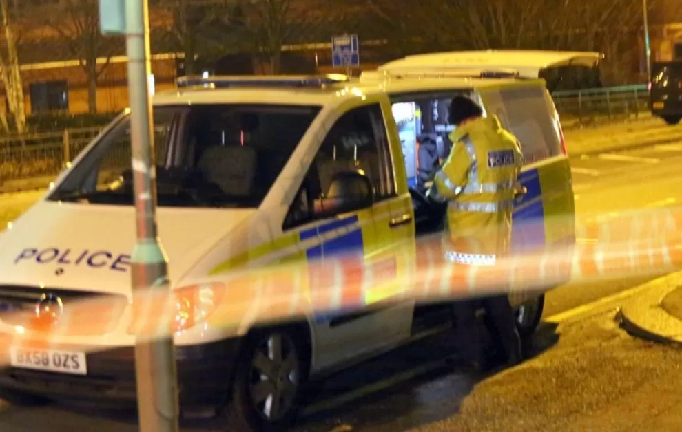 Five arrested for attempted murder and firearms offences after armed Police stop in North London