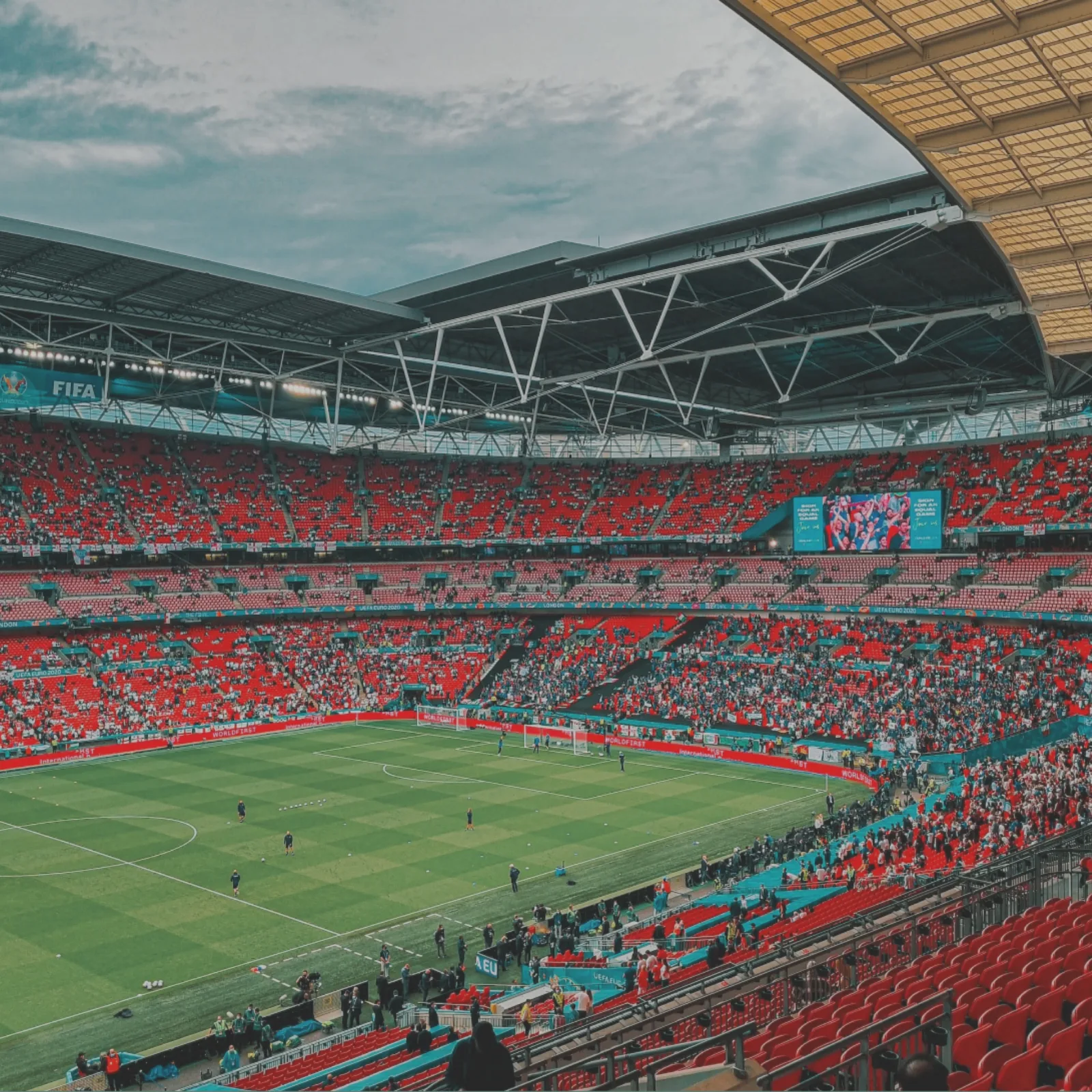 UK Government Rebukes Football Association Over Wembley Arch Lighting Decision