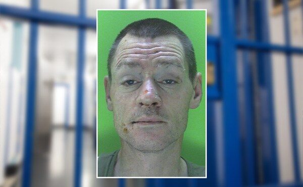 A Robber Who Stole Cash And Bank Cards After Threatening Housing Complex Staff With A Pair Of Scissors Has Been Jailed