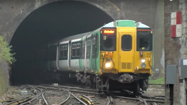 Person Struck by Train Between Gatwick Airport and Purley Causes Line Blockage