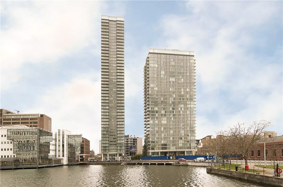 Emergency Services Respond to Blaze at LandMark Tower