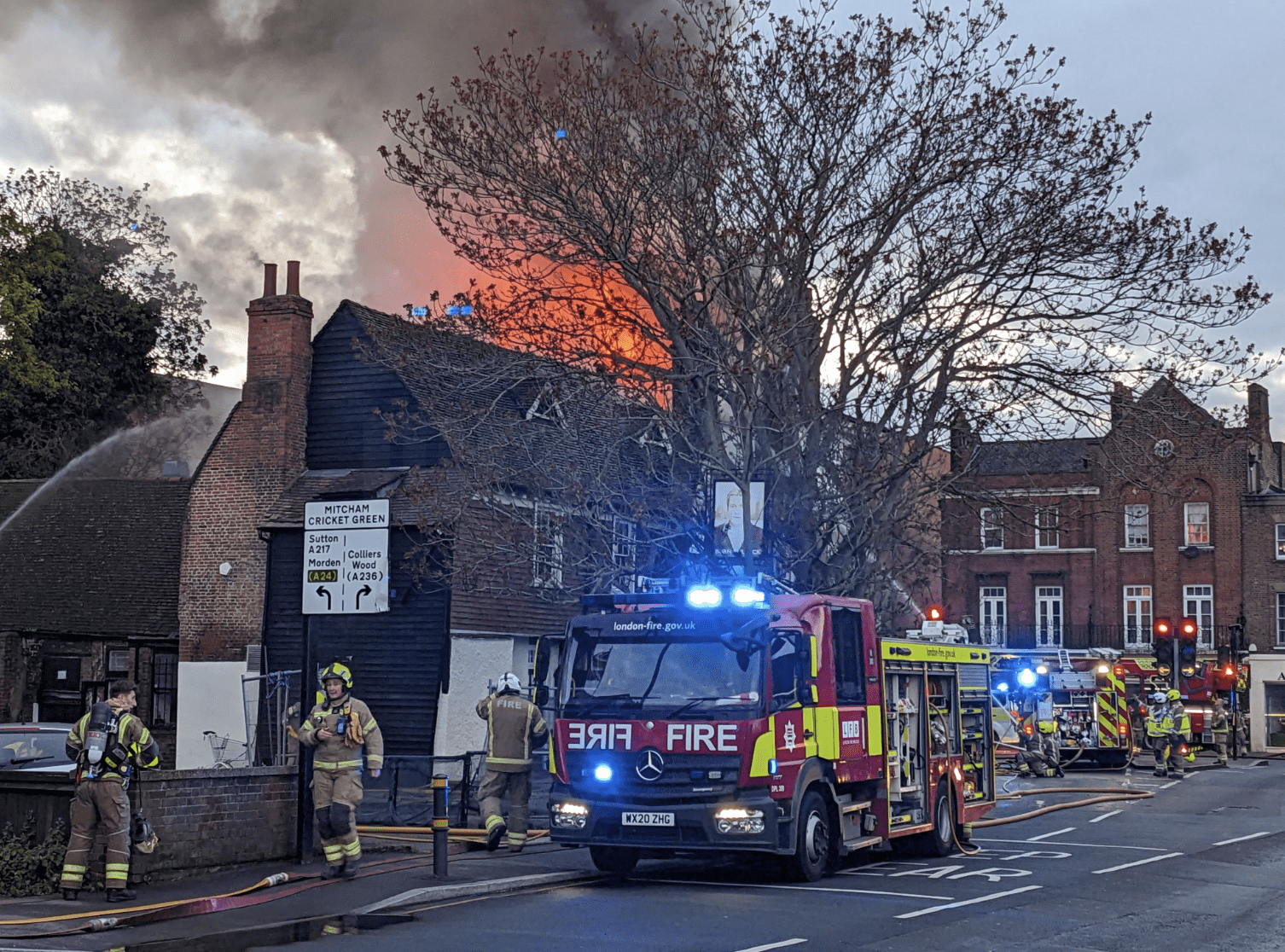 Four Men Assessed After Massive Fire Engulfs Derelict Pub in Mitcham