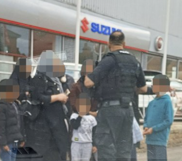 Car Packed with 14 People Stopped by Police in New Basford