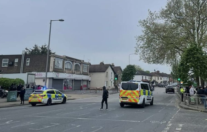 Police Respond to Stabbing and Gunshot Reports in Dagenham