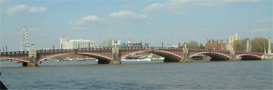 Man Taken to Hospital After Incident on Lambeth Bridge