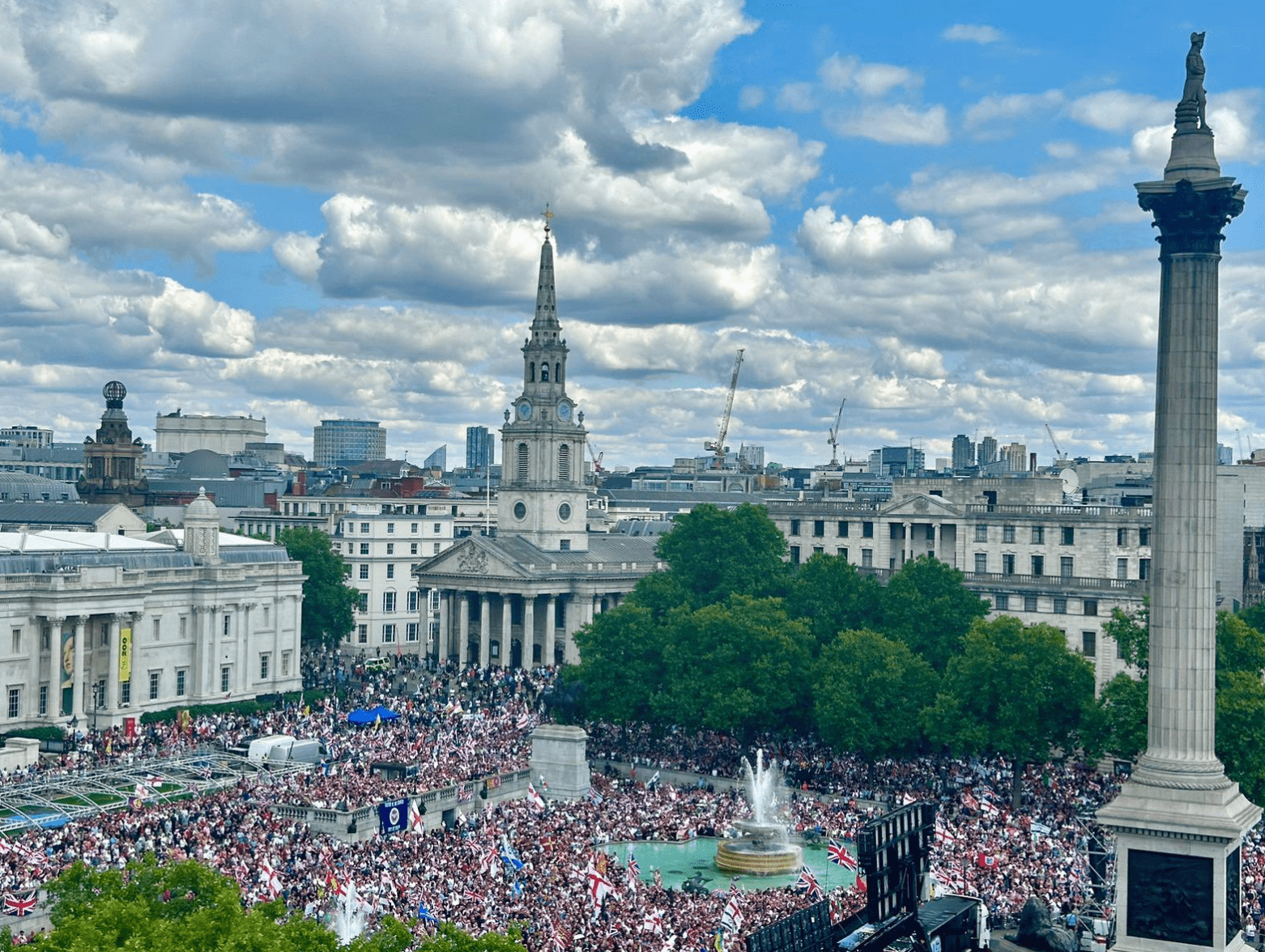 Massive Police Deployment as Thousands Gather for Tommy Robinson-Led Rally in Central London