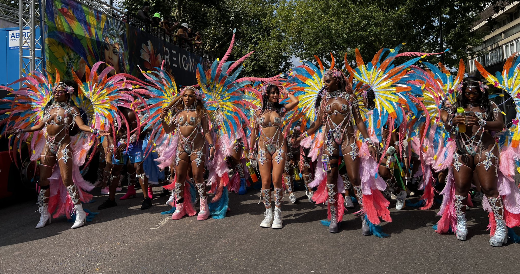 Stabbing at Notting Hill Carnival as guns seized by police