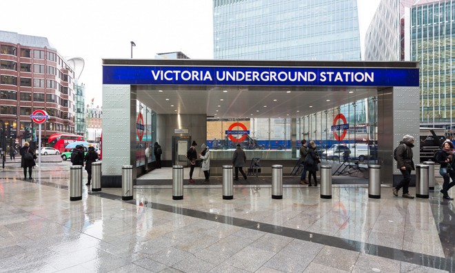 Man Arrested After Stabbing at London Victoria Station