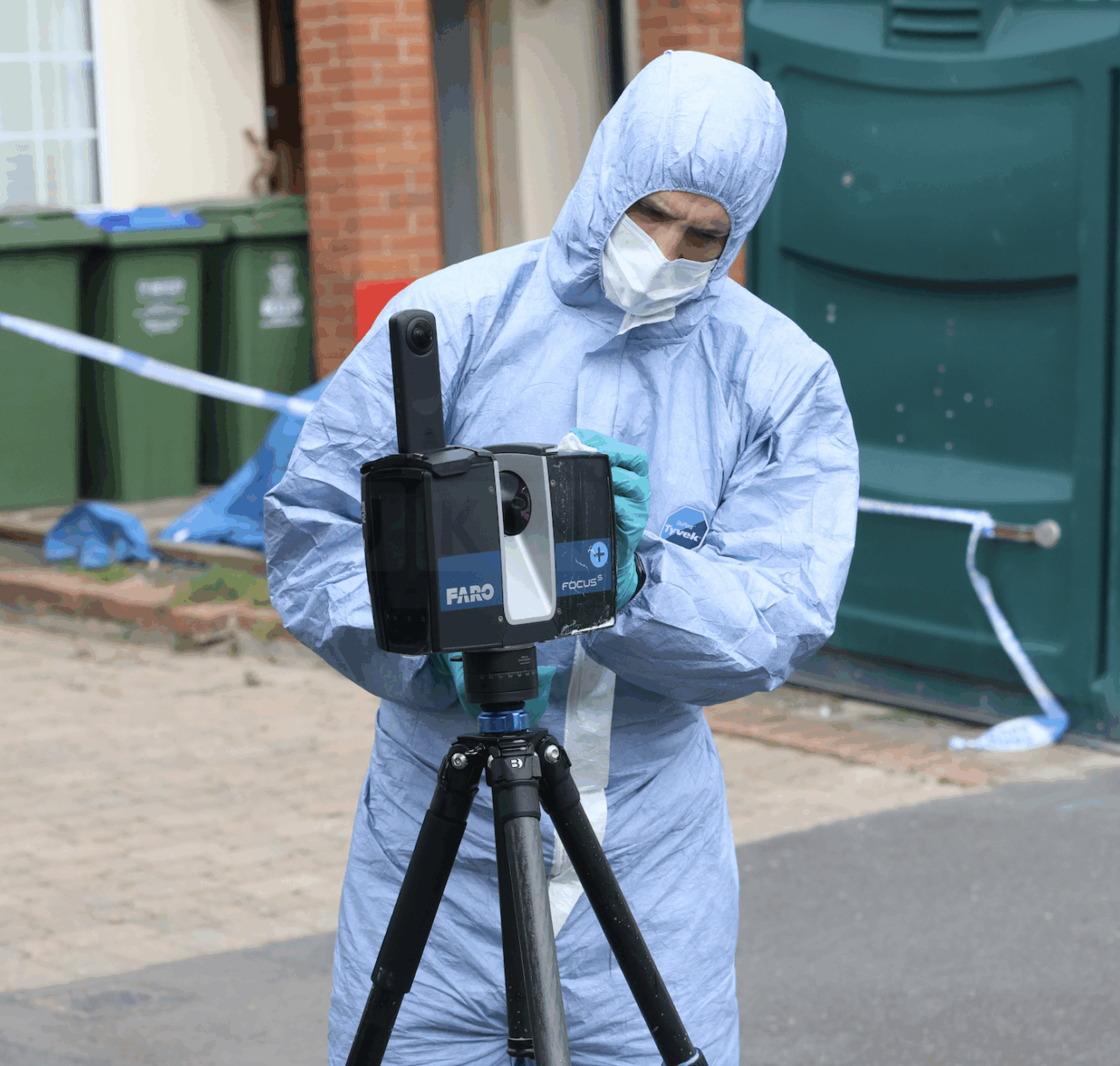 Forensic Specialists Spend Third Day at ‘Welling Horror House’ in Search for Clues in Missing Mum Case