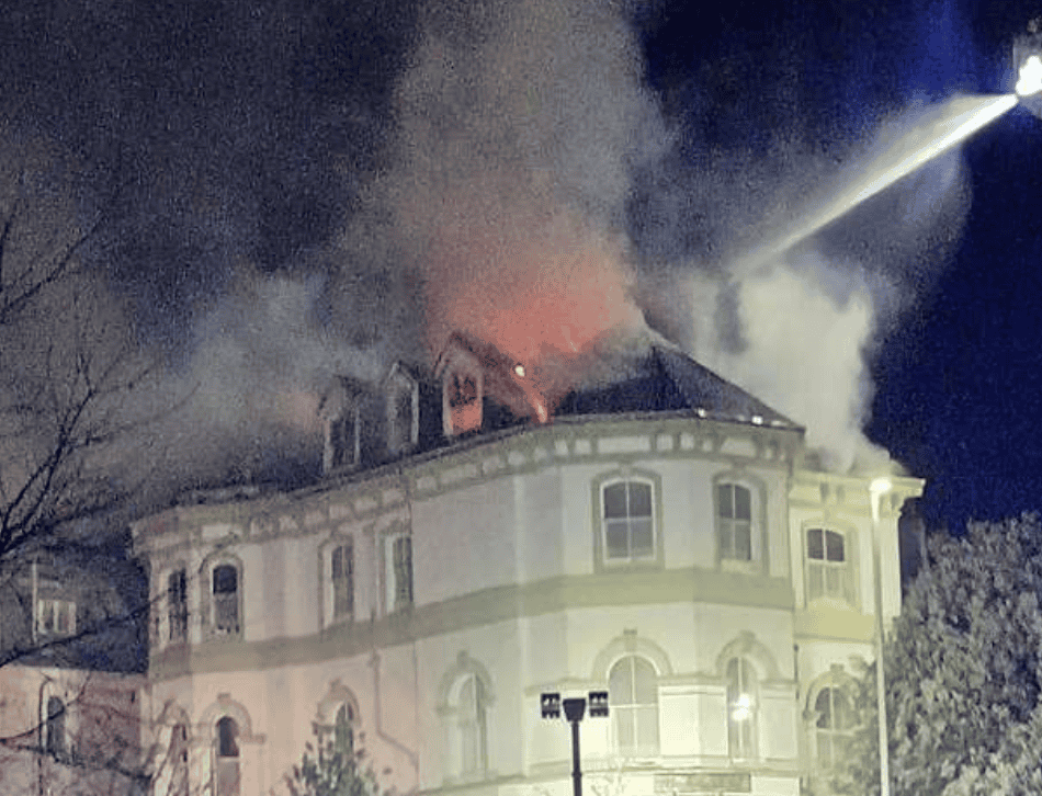 Major Fire Breaks Out at Derelict Hotel in Folkestone – Public Urged to Stay Away