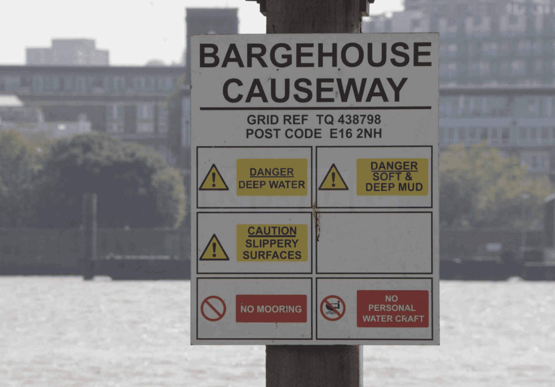 Search Continues for Missing 11-Year-Old Girl After Falling into River Thames