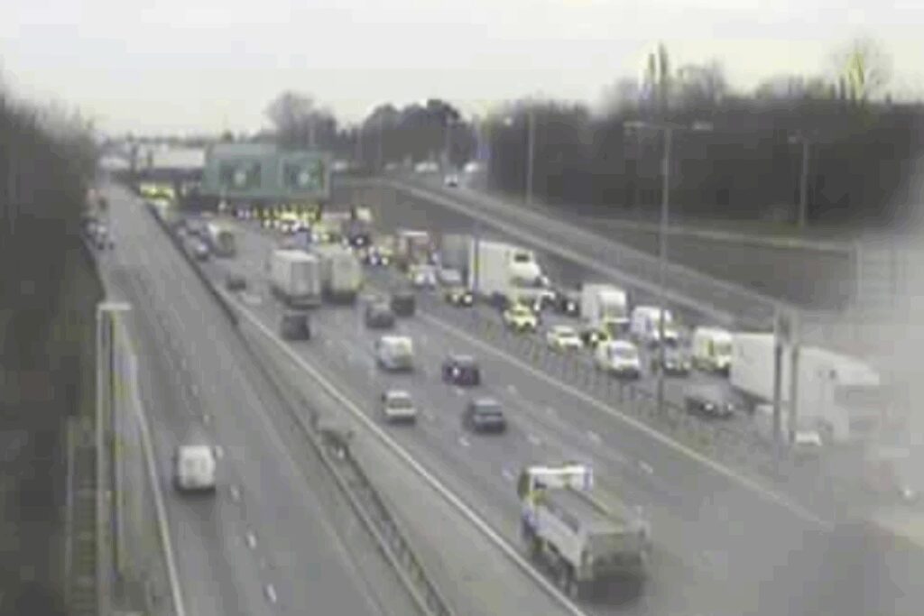 Serious Crash’ Sparks Major Delays and Partial Closure Near Swanley Interchange