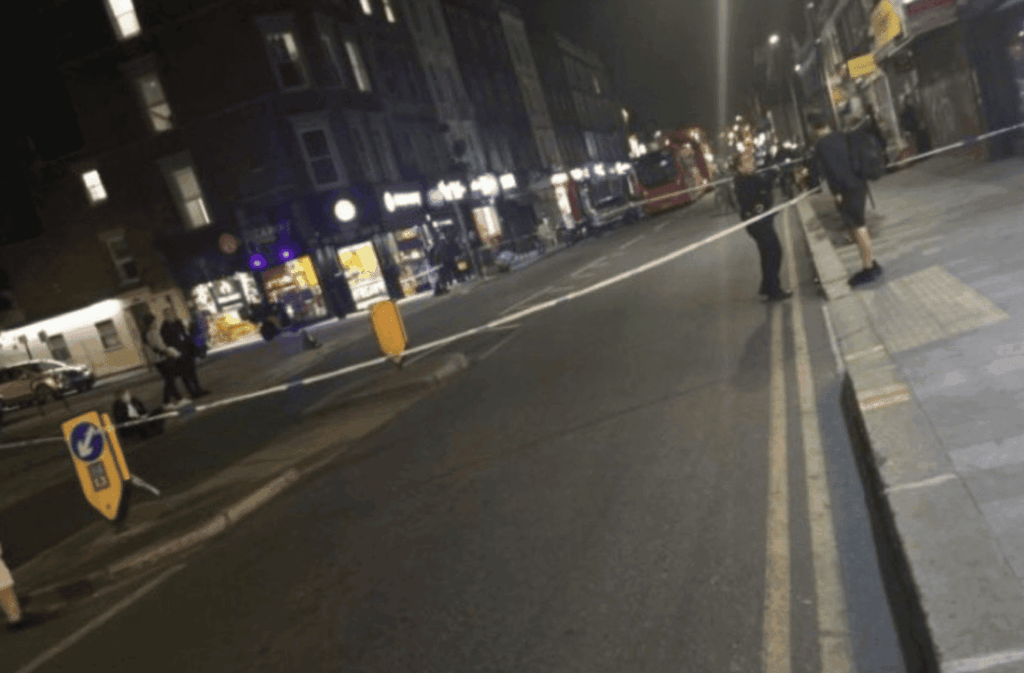 23-Year-Old Man Stabbed in Kilburn High Road Altercation, Police Investigating