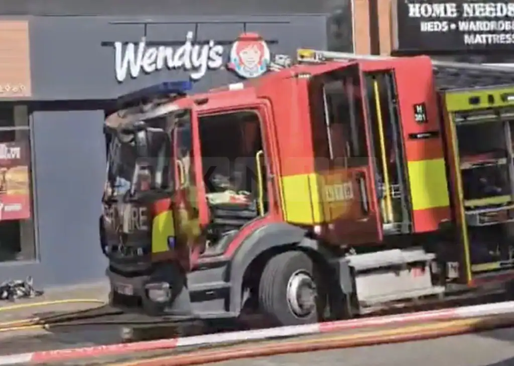 Major Fire at Wendy’s Restaurant in Sutton Prompts Huge Emergency Response – UKNIP