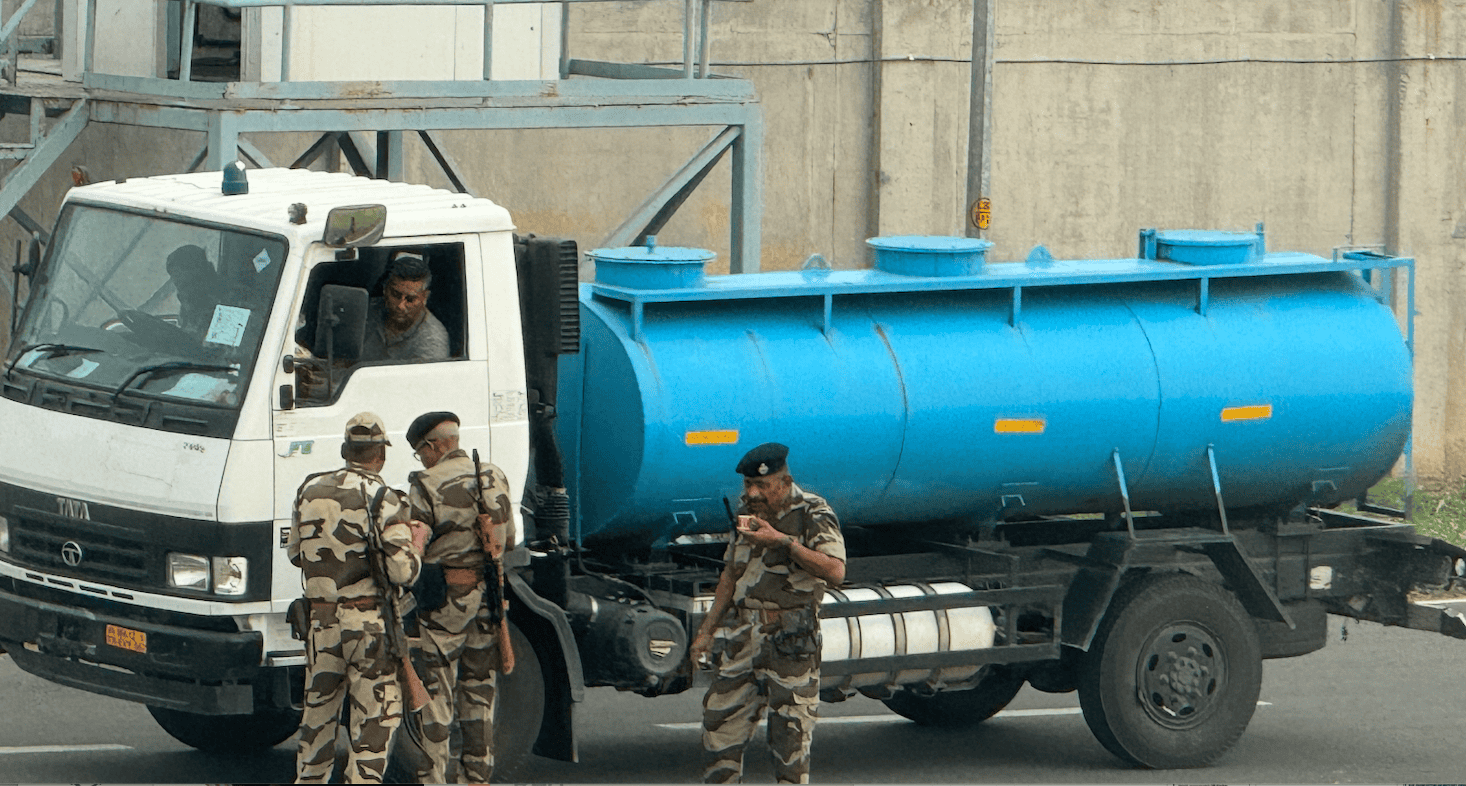 India-Pakistan Conflict Escalates: Missiles Fired at Over 25 Military Sites