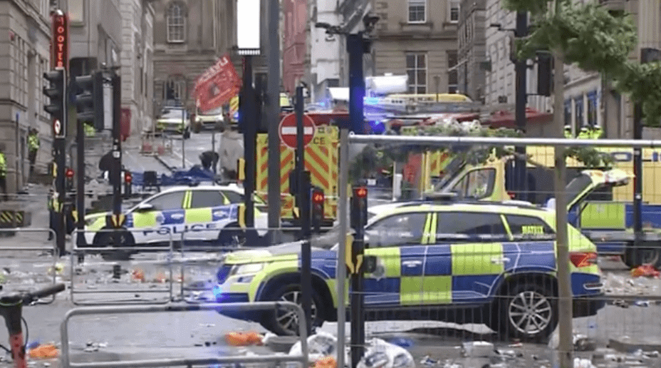 Liverpool Parade Horror: 4 Children Injured, 27 Taken to Hospital After Car Hits Crowd — Council Leader Says Day “Cast in Dark Shadow”