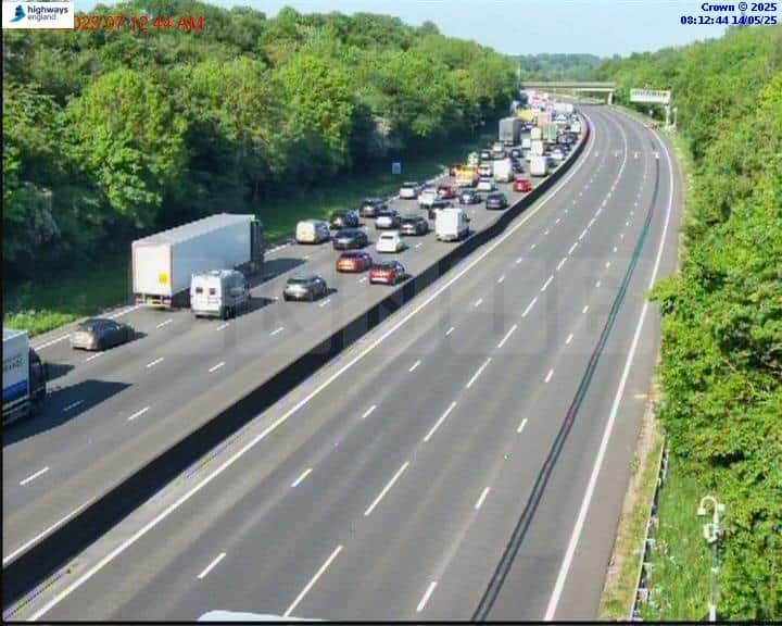 M25 Chaos: Major Section Closed After Lorry Overturns and Spills Waste and Fuel