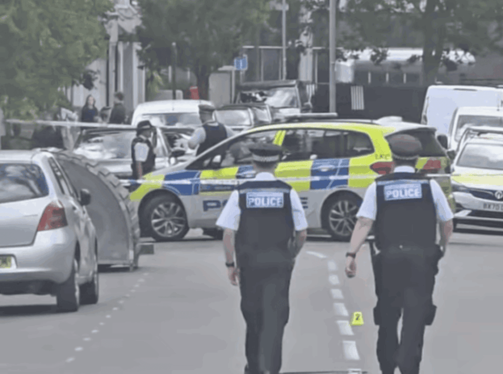 Man in Life-Threatening Condition After Neck Stabbing in Fulham