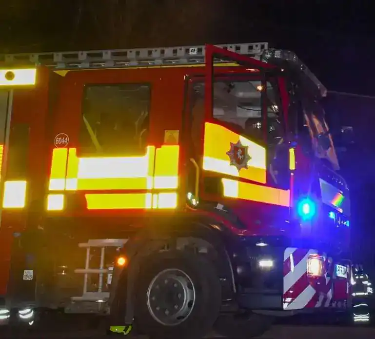 Caravan Fire in Gravesend Prompts Smoke Warning for Residents