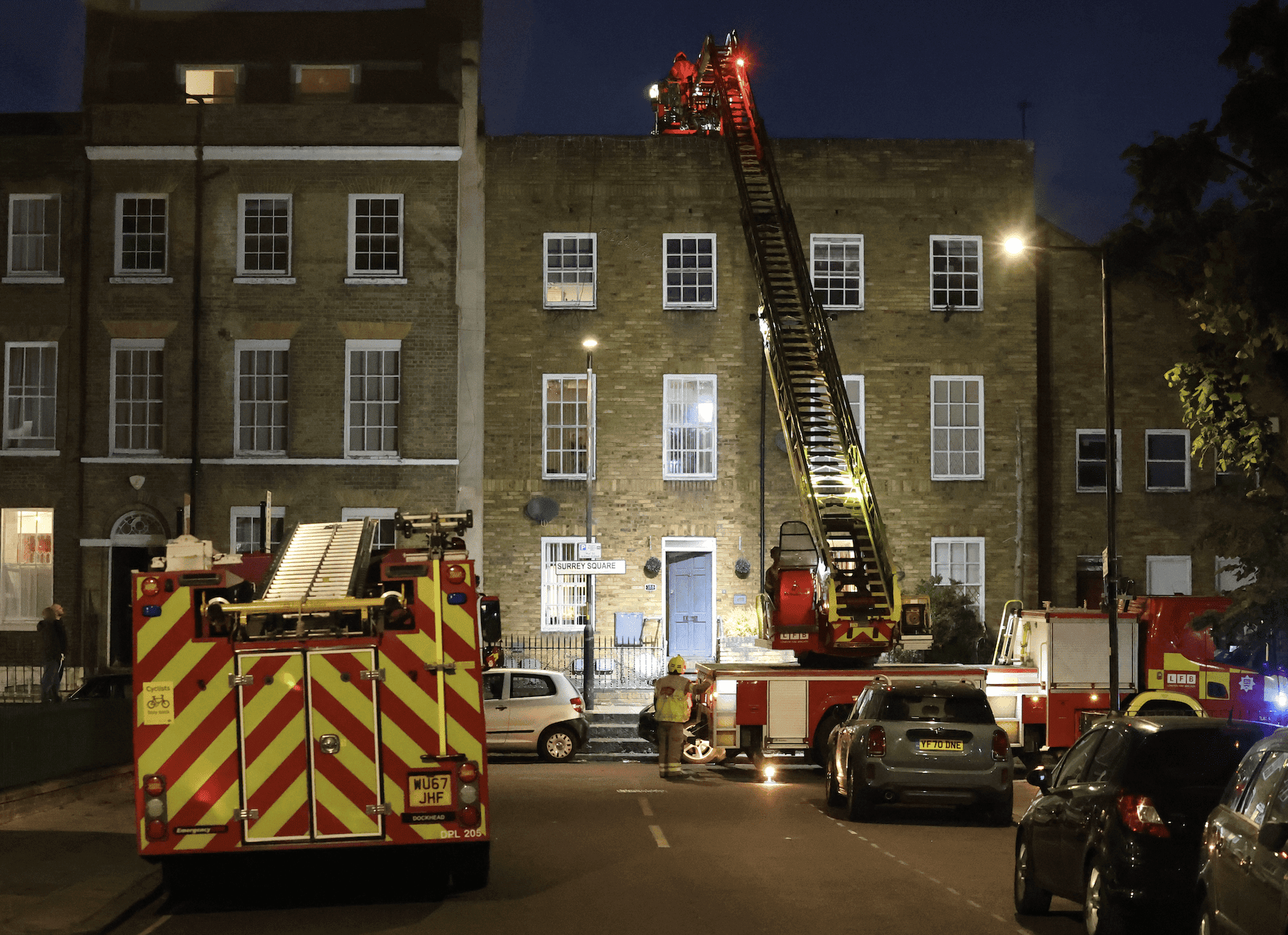 Turntable Ladder Deployed to Roof Fire in London