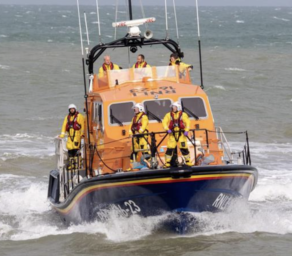 Unattended Clothes Spark Major Sea and Air Search Along Eastbourne Coast