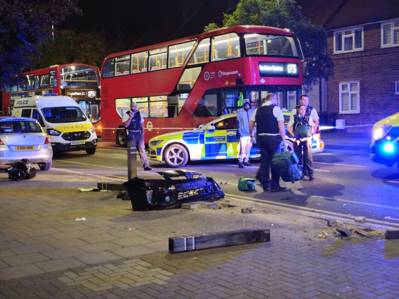 Dagenham Bus Driver Rushed to Hospital After  Hit-and-Run Crash – UKNIP