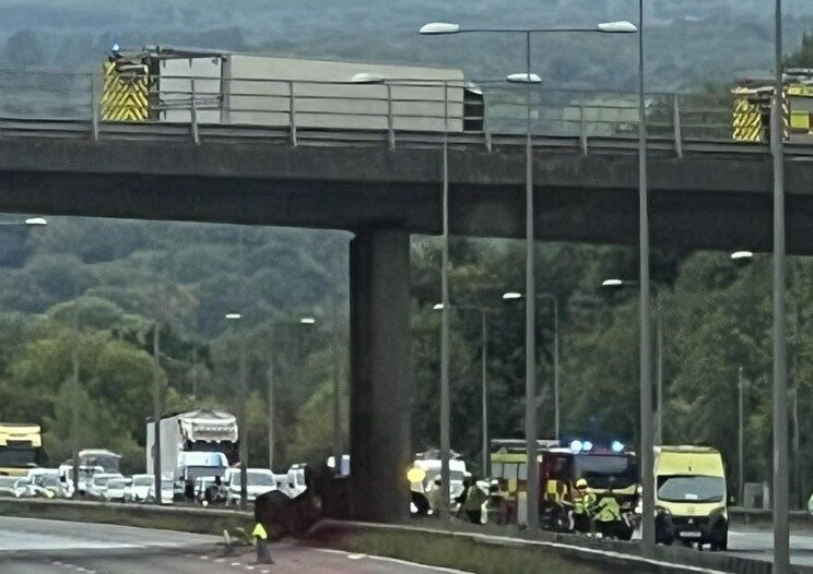 M20 closed in both directions after HGV lorry cab falls from bridge