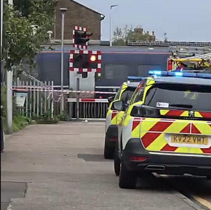 Tragic Death at Rainham Station Road Level Crossing – UKNIP