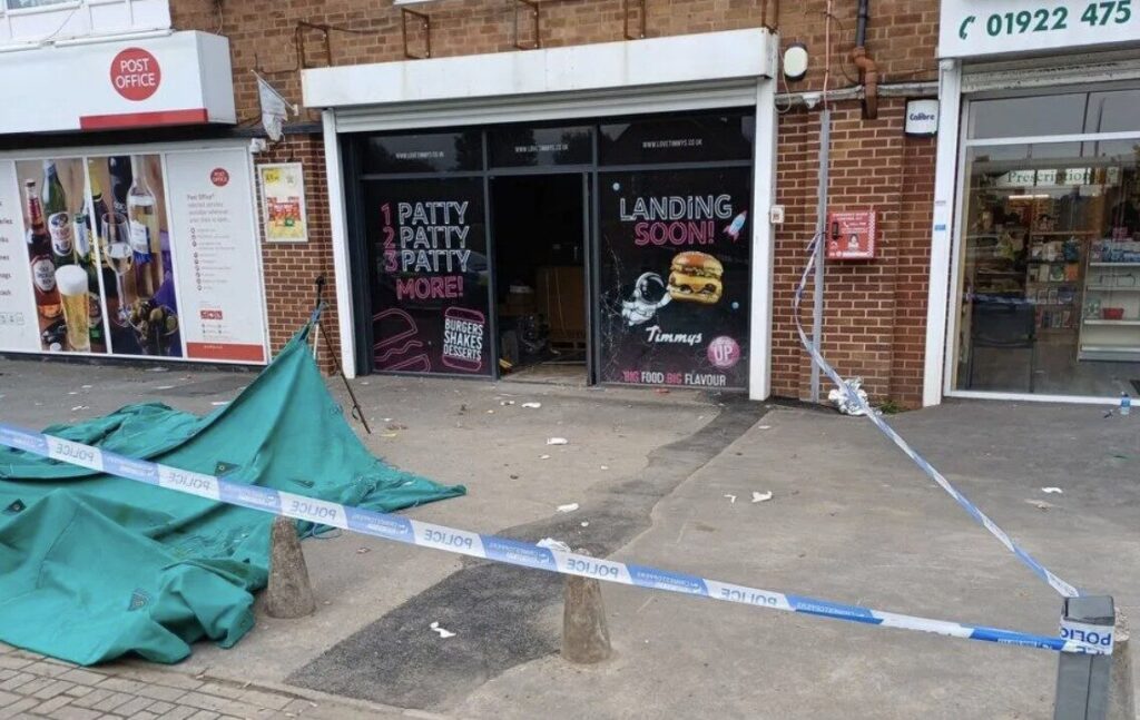 Man in 50s Dies, Six Hospitalised After Suspected Gas Leak at Takeaway – UKNIP