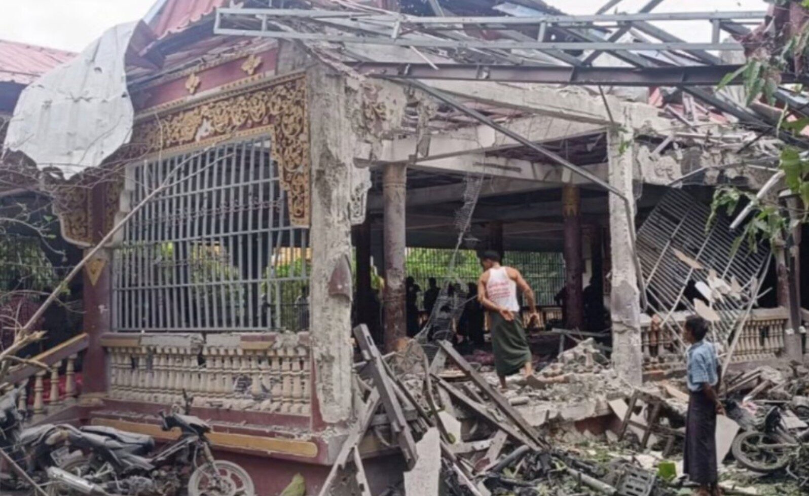 40 Killed as Paraglider Drops Bombs on Myanmar Festival – UKNIP