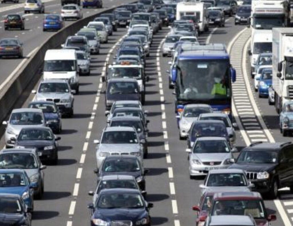 M27 Eastbound SHUT after Lorry Smash at Junction 5 – UKNIP