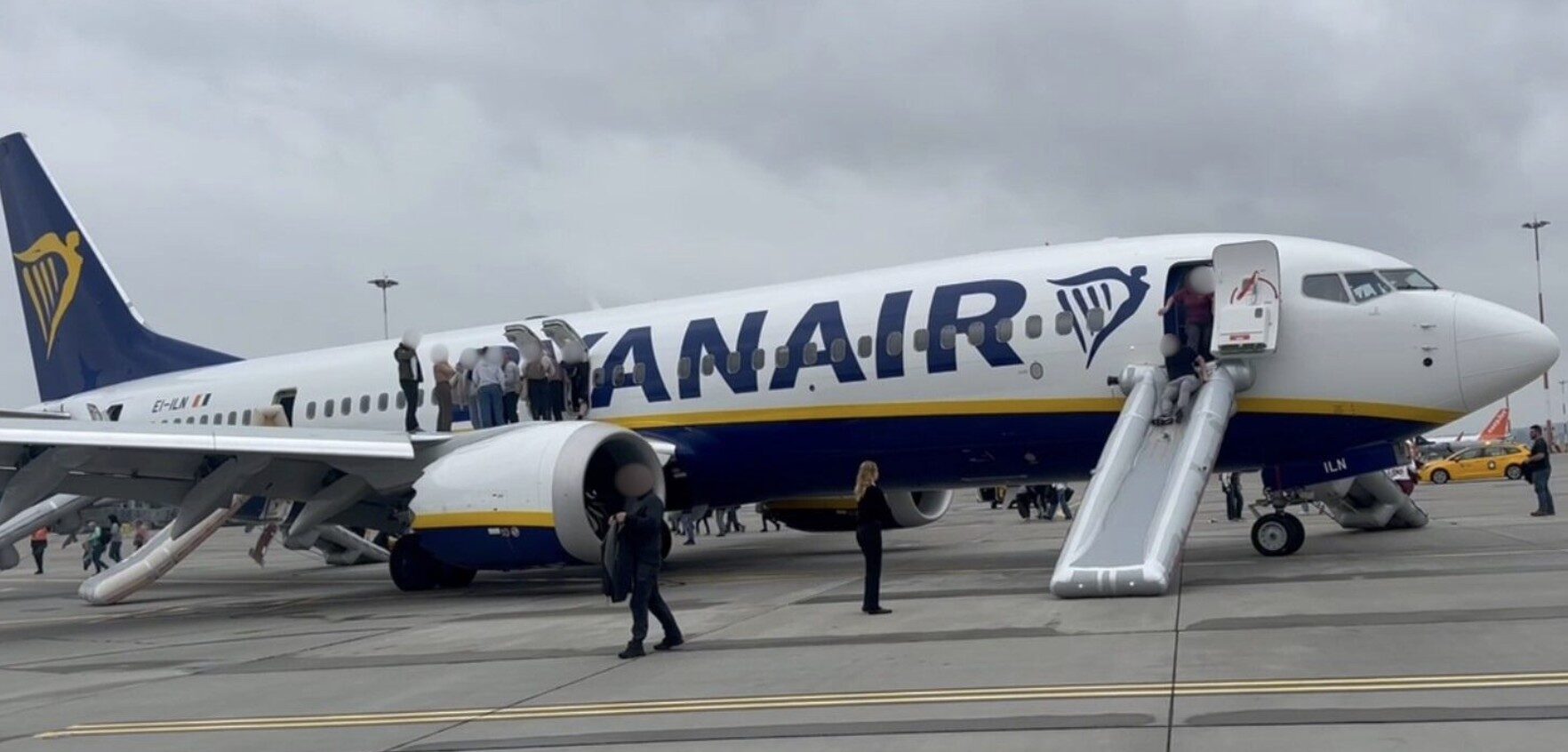 Ryanair Flight Evacuated After Smoke Sparks Alarm in Krakow ? UKNIP