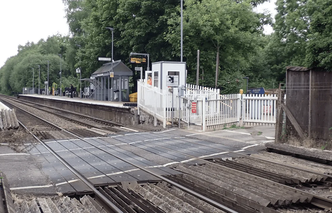 A Serious Accident Was Probably Avoided Due To The Quick Thinking Of The Crossing Attendant Who, On Realising The Danger, Ran To Intervene Directly By Closing A Crossing Gate That The Students Were Holding Open For Each Other