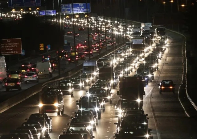 M27 Crash at Junction 10 Causes Major Delays Back to A3 â€“ One Lane Closed, Traffic Crawls