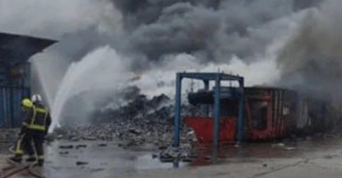 Blaze Hits Portsmouth Recycling Plant â€“ Residents Told to Avoid Quatermaine Road and Shut Windows