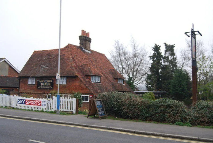 Tonbridge Teen Groped in Alleyway â€“ Heroic Womanâ€™s Brave Intervention Sparks Police Hunt