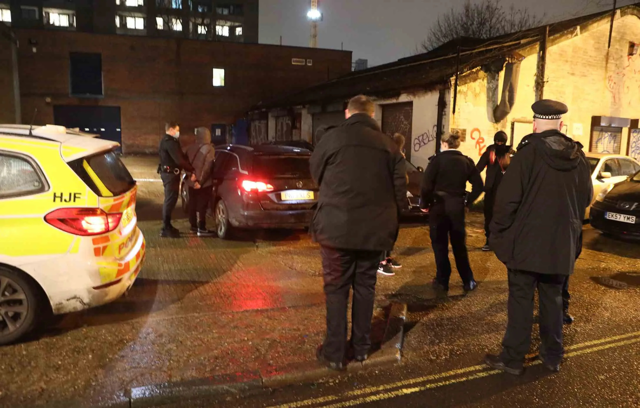 London Roof Rave Raided: 20 Fined as Police Crack Down on Tier 4 Lockdown Party