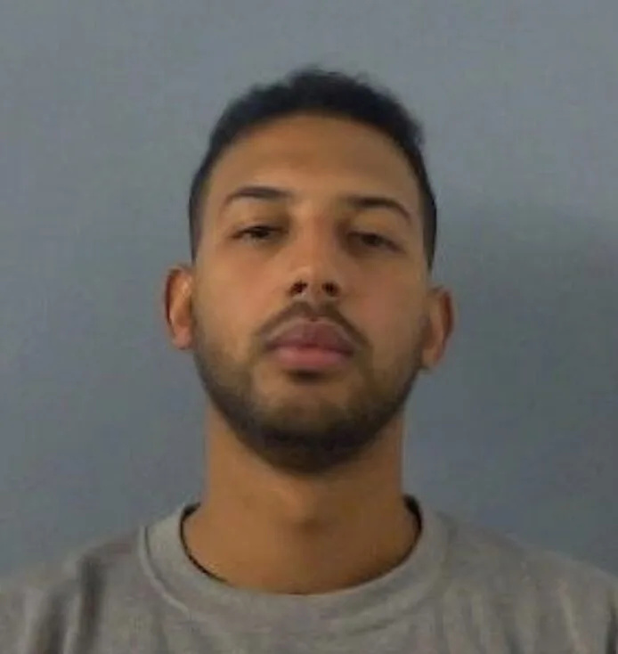Thames Valley Police is appealing for the publicâ€™s help to trace a man who absconded from lawful custody in Banbury