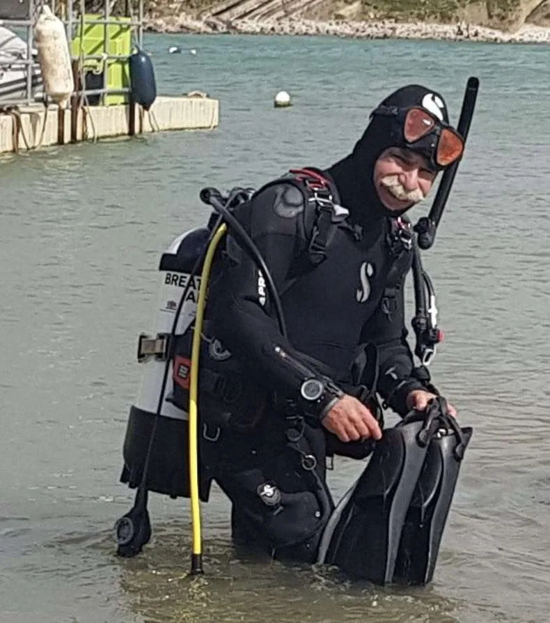 Officers searching for a diver who went missing off the coast of Lulworth in Purbeck have sadly found a body of a man