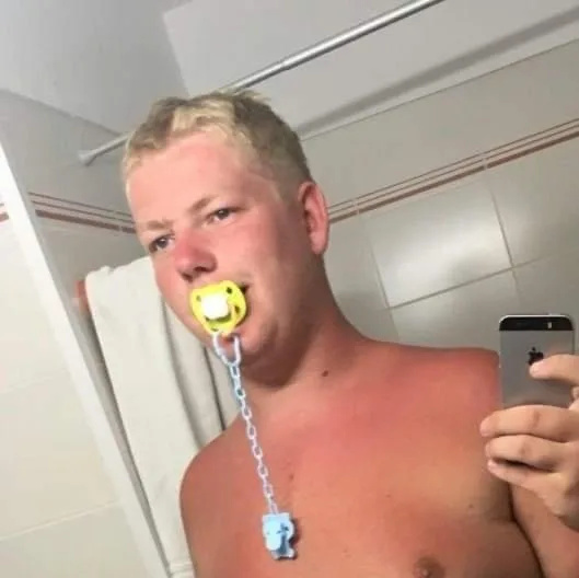 Paedophile Harry Simmonds Defies Court, Sends Nappy Pics and Threats to Teen Girlâ€”On the Run Before Crown Court Sentence