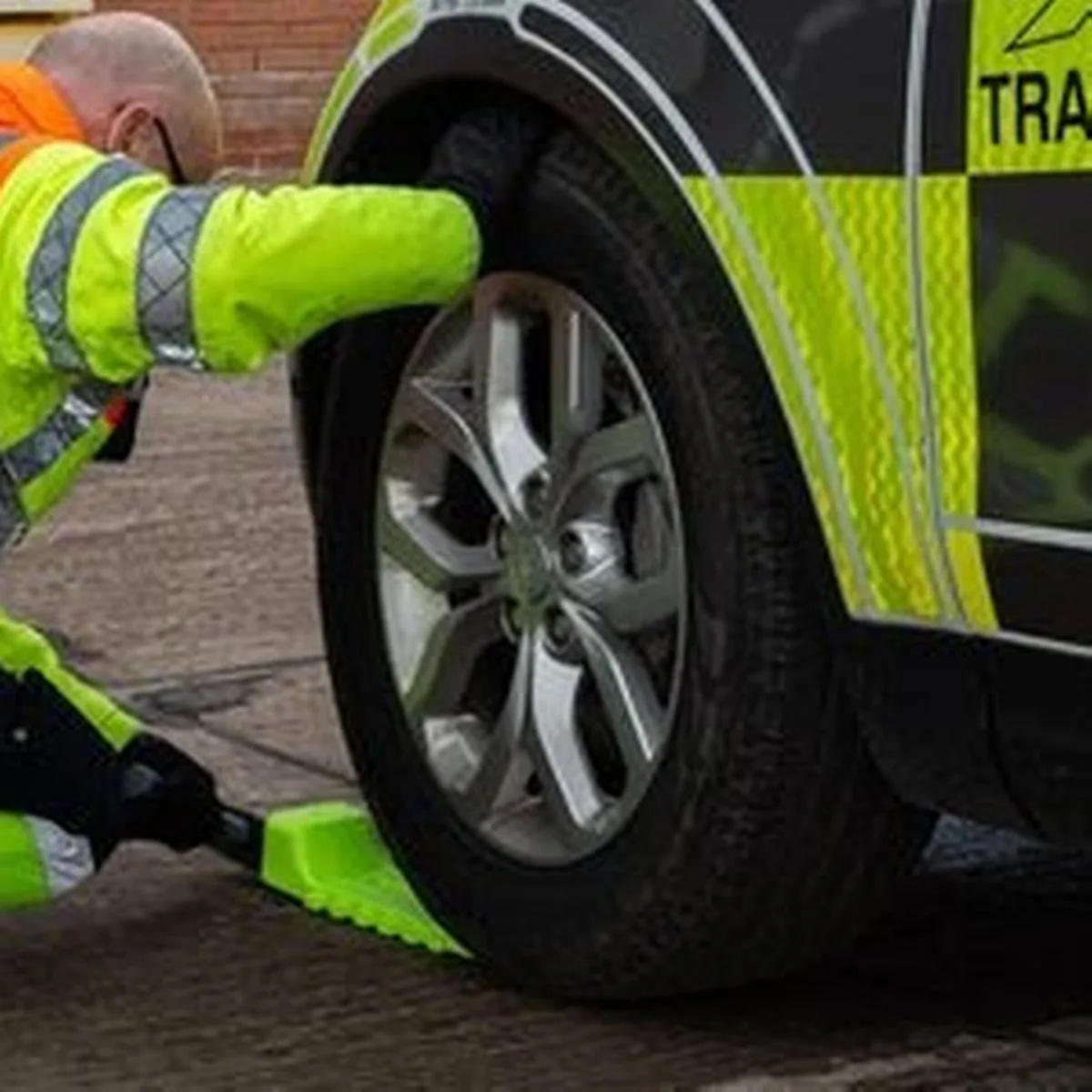 Â£200k Upgrade Speeds Up Motorway Breakdowns â€“ New â€˜Slippery Jimsâ€™ Rescue EVs Fast!