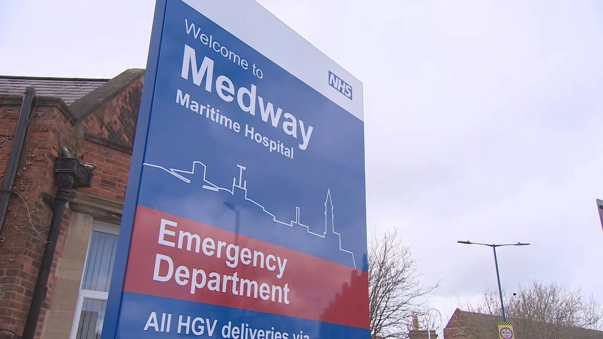 Man Hospitalised After Alleyway Assault in Rochester