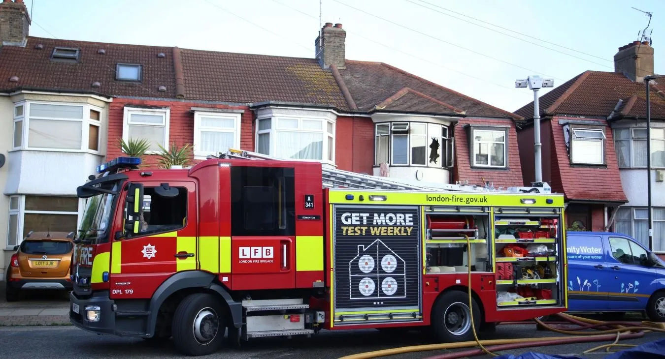 Tragic Bromley Flat Fire Kills Woman as Firefighters Battle Blaze